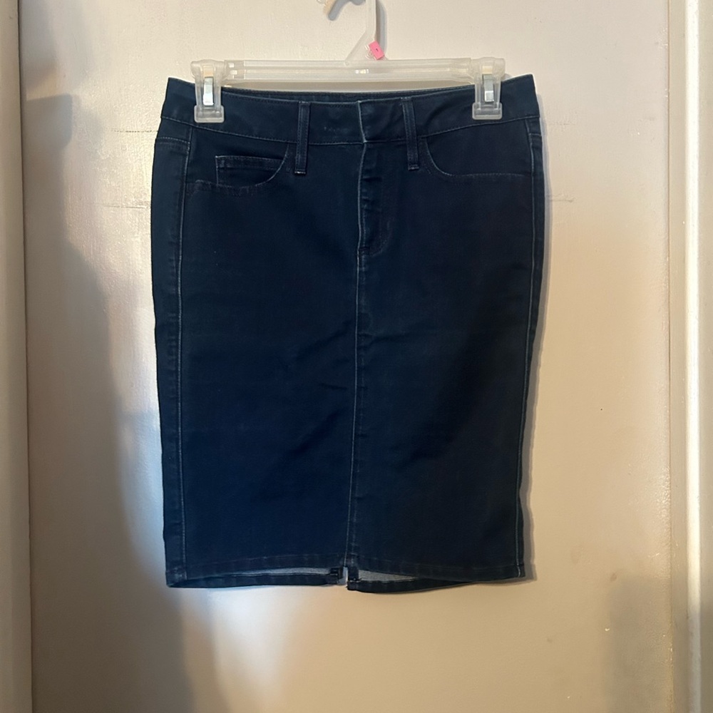 GAP Classic Denim Skirt size 24/00